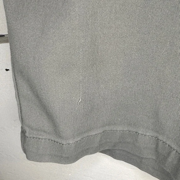 Volcom Men's Grey Flat Front Shorts - Picture 9 of 9